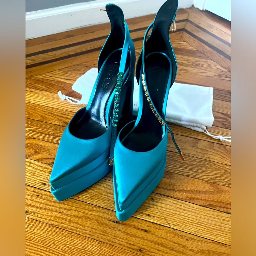 Versace Medusa platform turquoise heels size 39